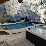 Mas Du Versadou, Dans Un Espace Naturel Protege, Piscine Couverte Chauffee Toute L'annee, Et Salle De Jeux דירה