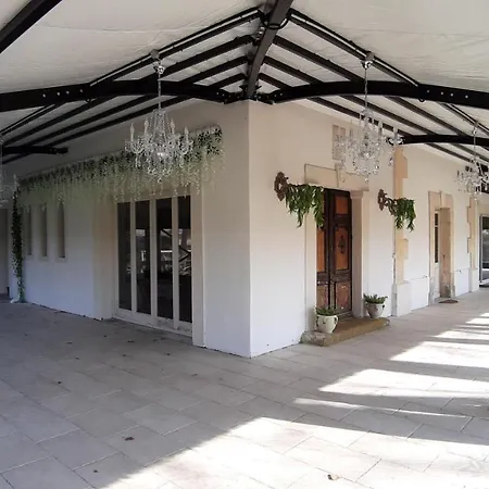 Mas Du Versadou, Chambres D'Hotes Et Gites Lejlighedshotel