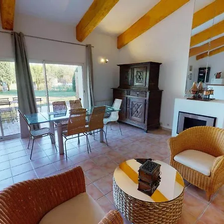 Apartamento Mas Du Versadou, Dans Un Espace Naturel Protege, Piscine Couverte Chauffee Toute L'annee, Et Salle De Jeux