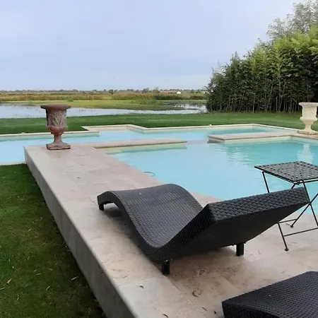 Lejlighedshotel Mas Du Versadou, Chambres D'Hotes Et Gites