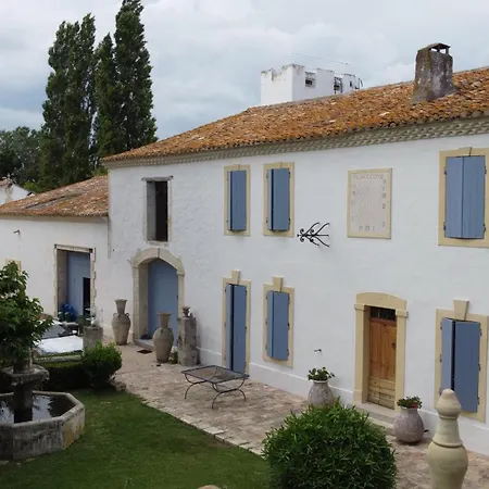 Mas Du Versadou, Chambres D'Hotes Et Gites 4*