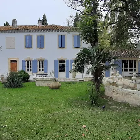 Mas Du Versadou, Dans Un Espace Naturel Protégé, Piscine Couverte Chauffée Toute L'année, Et Salle De Jeux Saint-Gilles (Gard)
