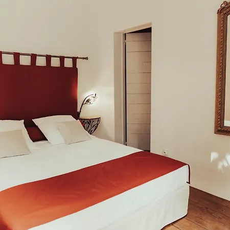 Mas Du Versadou, Chambres D'Hotes Et Gites 4*