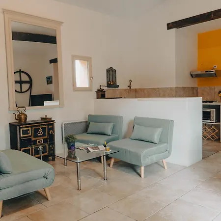 Lejlighedshotel Mas Du Versadou, Chambres D'Hotes Et Gites 4*