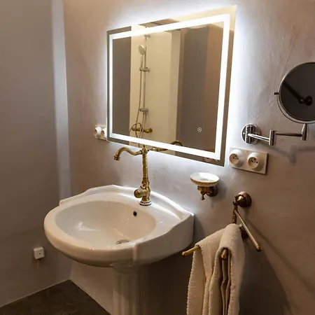 Mas Du Versadou, Dans Un Espace Naturel Protege, Piscine Couverte Chauffee Toute L'annee, Et Salle De Jeux Apartamento *
