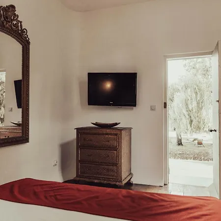Mas Du Versadou, Chambres D'Hotes Et Gites 4*