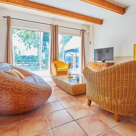 Mas Du Versadou, Chambres D'Hotes Et Gites