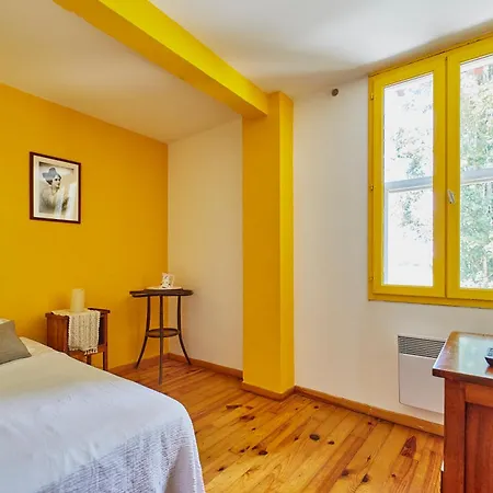 Lejlighedshotel Mas Du Versadou, Chambres D'Hotes Et Gites Saint-Gilles (Gard)