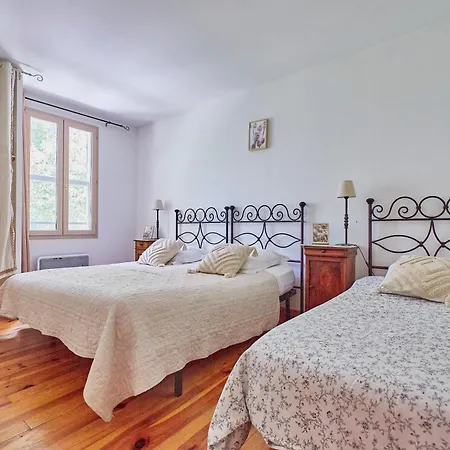 Mas Du Versadou, Dans Un Espace Naturel Protégé, Piscine Couverte Chauffée Toute L'année, Et Salle De Jeux Appartement Saint-Gilles (Gard)