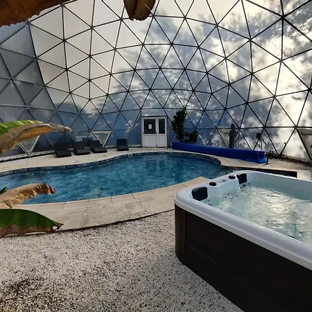 Mas Du Versadou, Dans Un Espace Naturel Protégé, Piscine Couverte Chauffée Toute L'année, Et Salle De Jeux Appartement