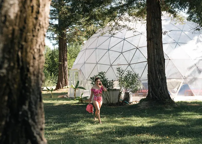 Mas Du Versadou, Dans Un Espace Naturel Protege, Piscine Couverte Chauffee Toute L'annee, Et Salle De Jeux *