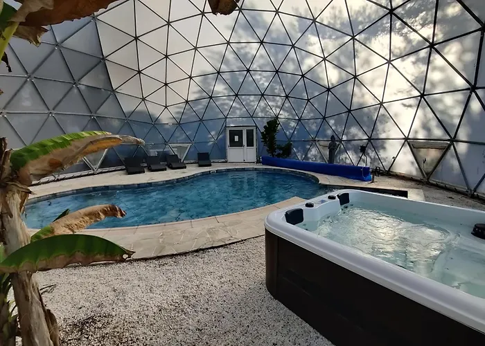 Mas Du Versadou, Dans Un Espace Naturel Protege, Piscine Couverte Chauffee Toute L'annee, Et Salle De Jeux דירה